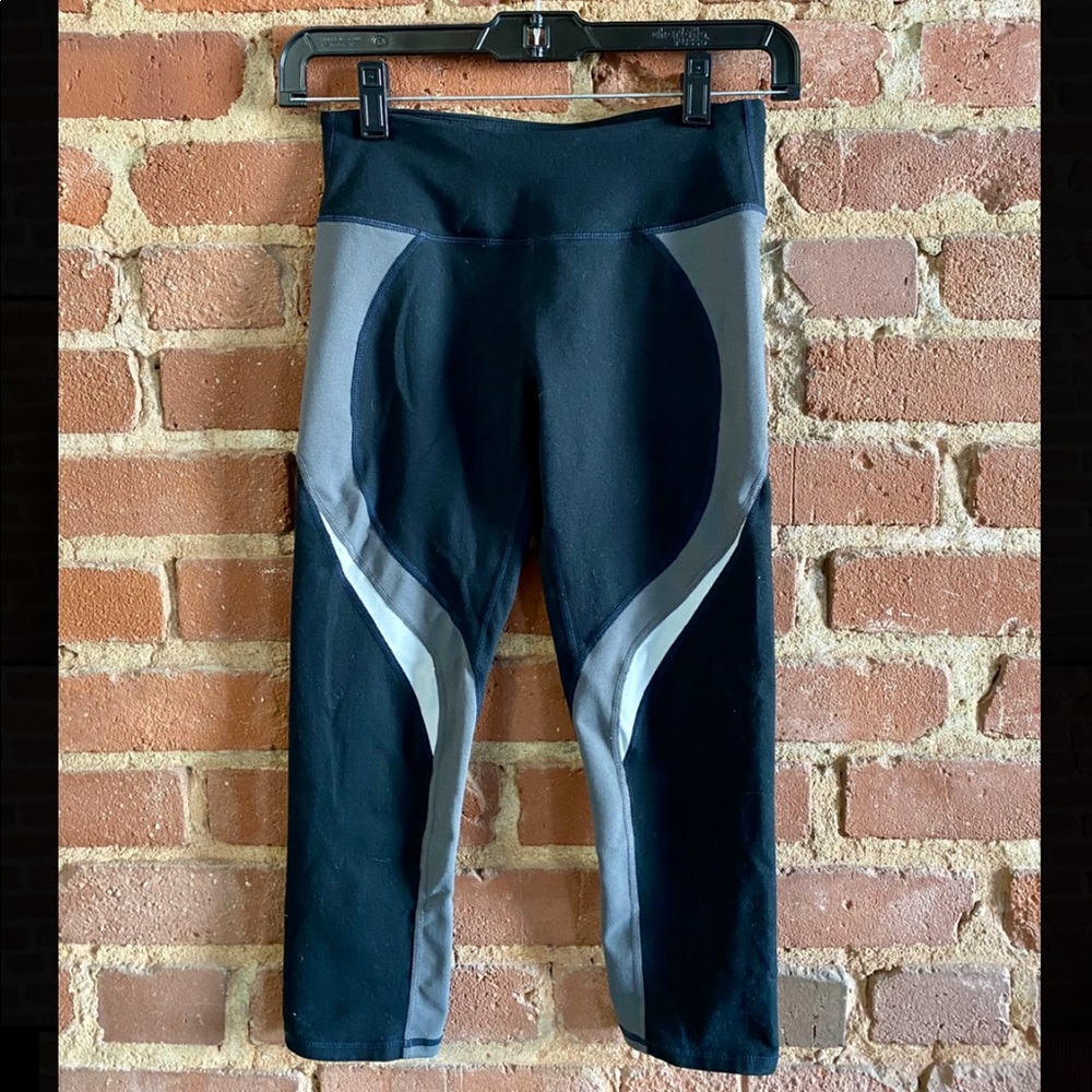 Fabletics Cropped Leggings